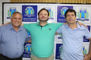 Vereadores solicitam informações de contratos com empresas prestadoras de serviços ao município