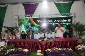 Câmara de São Miguel Arcanjo participa de abertura da 37ª Festa da Uva
