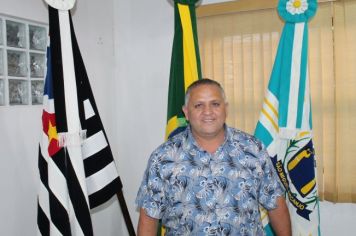 Vereador solicita projeto de iluminação e reparos na cobertura do campo de futebol do Guararema