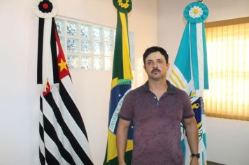 Vereador solicita instalação de ponto de ônibus e coleta seletiva nos bairros do Gramadão, Pocinho e Turvo dos Hilários