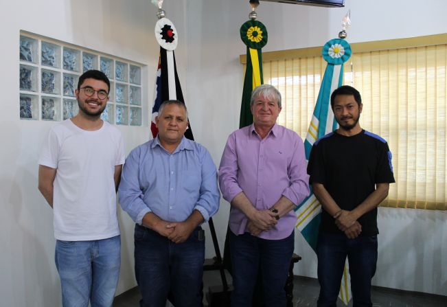 Vereadores de São Miguel Arcanjo recebem presidente da Câmara Municipal de Estiva Gerbi