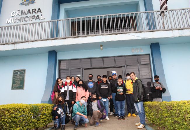 Alunos do 9º ano visitam Câmara Municipal de São Miguel Arcanjo